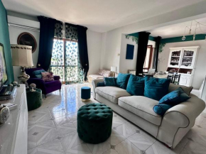 Seb's Flat - Home of the Sun & Colors, Free Wi-Fi , AC, SmartTV Floridia